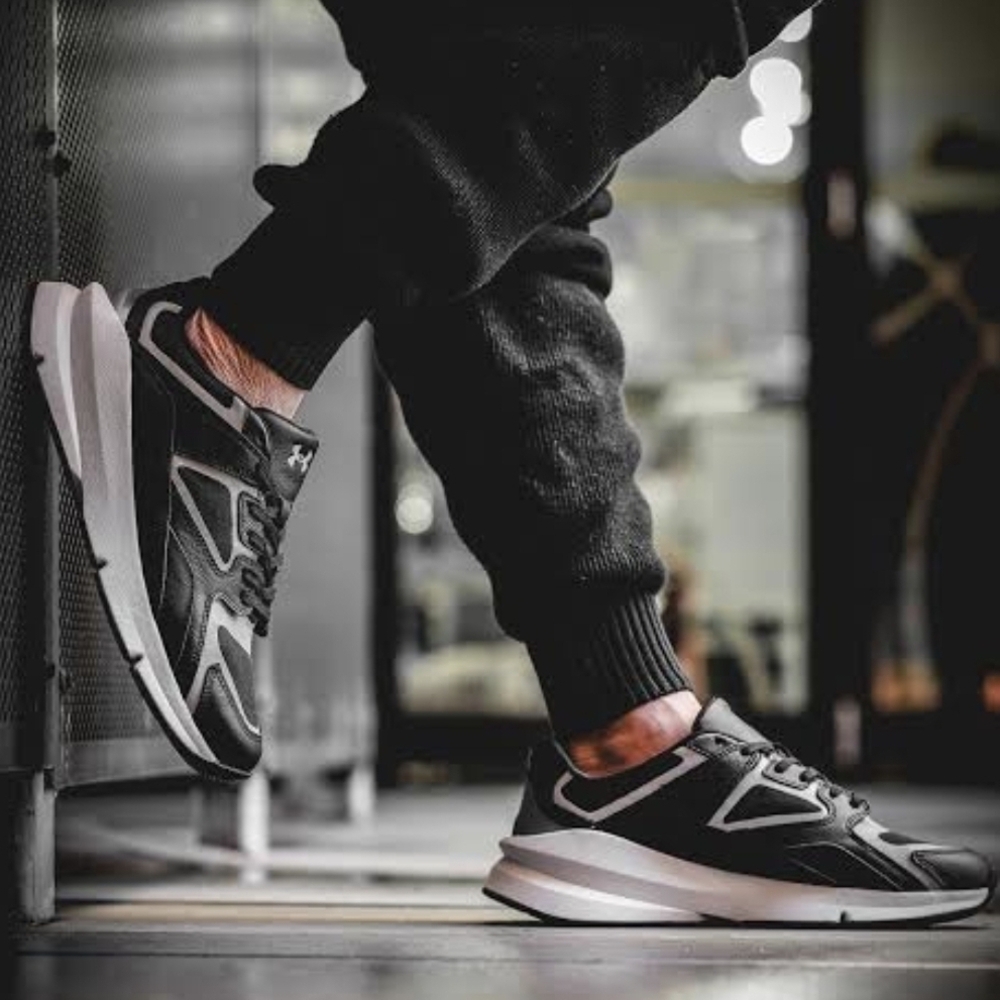 🔥Under Armour Forge 96 Unisex 8 M 9.5 W Premium Leather Black Reflective Shoe